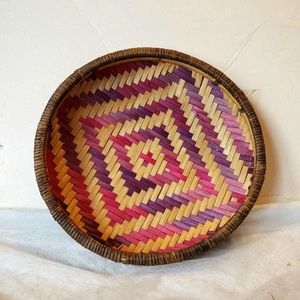 Handwoven Kenyan basket 8 inch diameter
